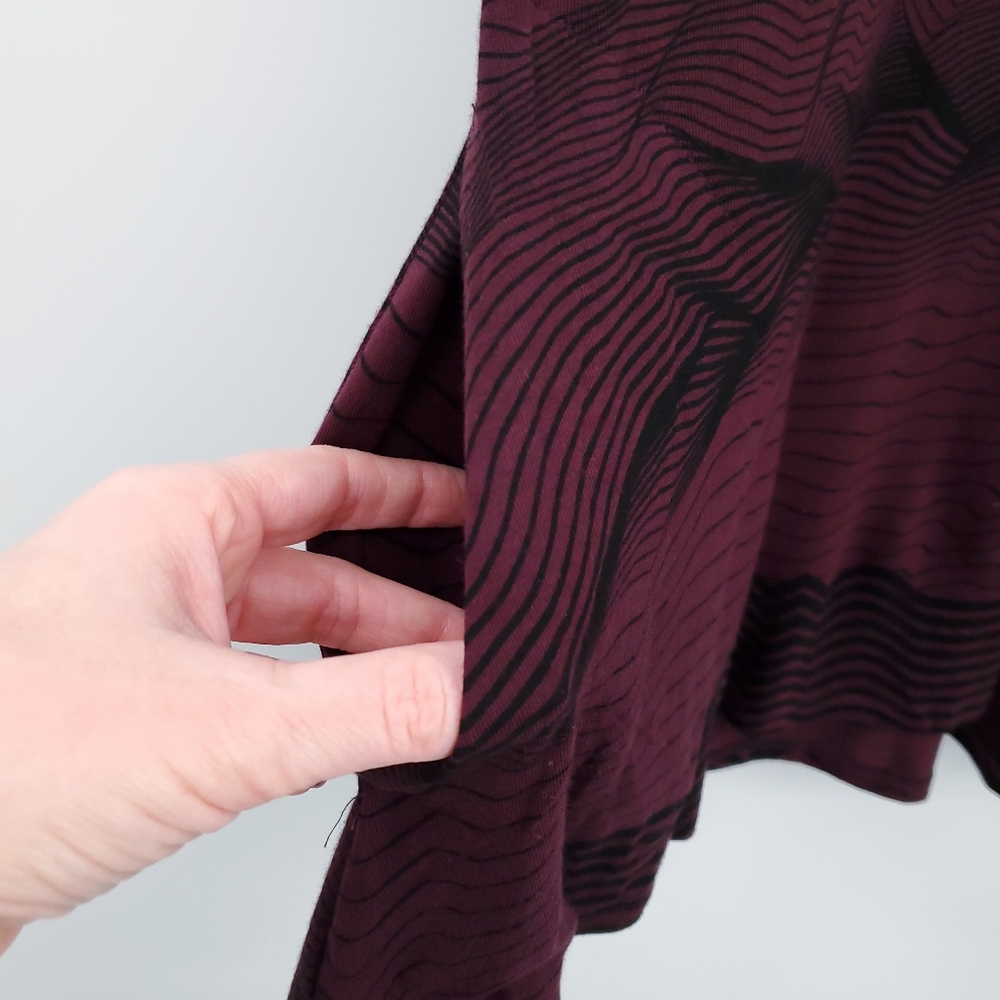 Soma Cold Shoulder Long Sleeve Tee Womens Medium Burgundy Black - Picture 6 of 8